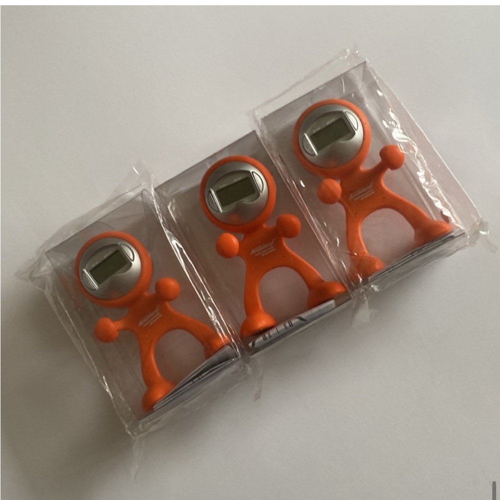VTG 1990’s Y2K Digital Clock Head Gummy Space Men Set Orange Silver NWT 4 Inch